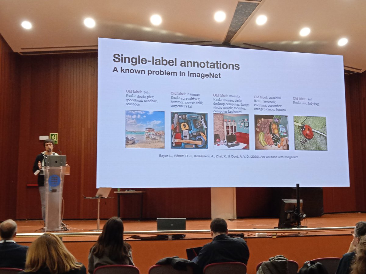 CVC_UAB's tweet photo. Now in @dlbcnai session 2, #CVCalumni @prlz77 is presenting "Multi-label iterated learning for image classification with label ambiguity". A paper from #CVPR2022
#DLBCN https://t.co/WHvPus3yU4