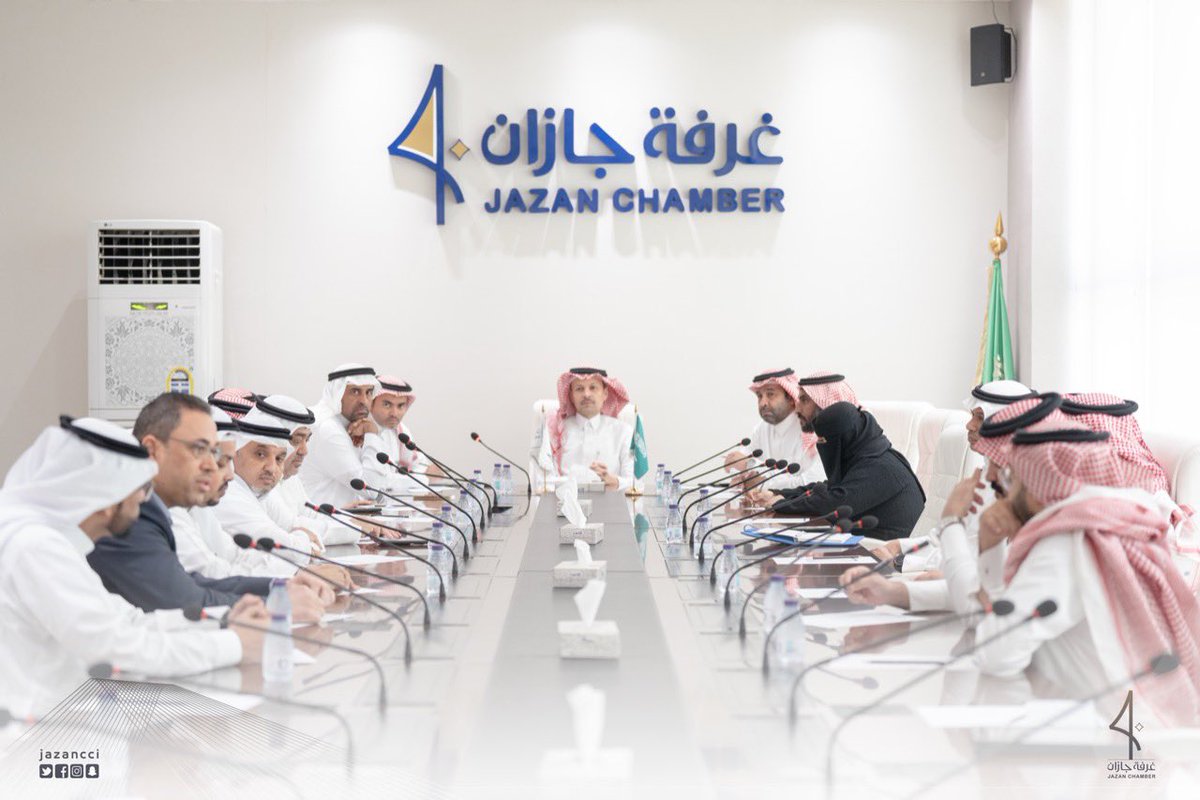 JAZANCCI's tweet photo. بحضور أمين عام #غرفة_جازان 
 د.ماجد الجوهري عقدت اللجنة الصناعية بالغرفة إجتماعها الأول للدورة الجديدة بحضور أعضائها المسجلين بالعضوية وقد تم التصويت على إختيار:
 أ.سعيد بن محمد بن نصار رئيساً للجنة
و أ .ياسر بن فتح دويري نائباً  للرئيس
ومناقشة عدد من الموضوعات على جدول الأعمال https://t.co/RLSRtDVyXT