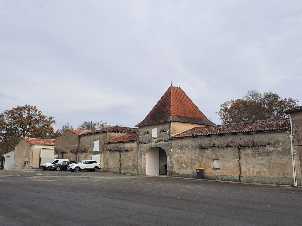BastidonPauline's tweet photo. Fantastic Day 1 of our Cognac visit with @Cognac_Official colleagues. Step 1: @martell #Gallienne distillery, with an overview of Cognac production from the vineyards to the bottle. Many thanks to @Pernod_Ricard colleagues for their hospitality. https://t.co/1q5TE5KSSe