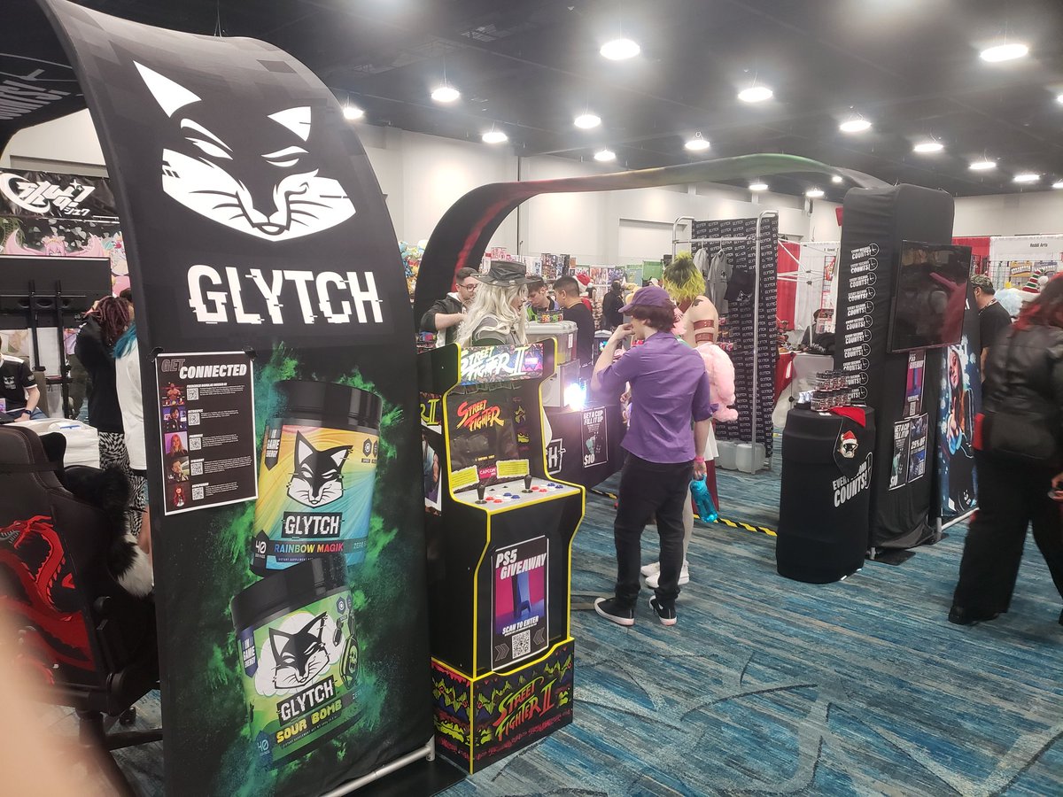 Valor_NF's tweet photo. Had a blast working the @GLYTCHEnergy booth this weekend! https://t.co/ky6A49QJlX