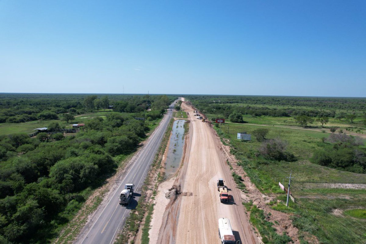 RutaTranschaco's tweet photo. Ruta PY09 - Lote 3 – Consorcio Avanza Chaco – en plena ejecución de suelo cemento en el último kilómetro del Lote 3, de la progresiva 249+000 a 250+000, empalme con Lote 4.
@AgendaCAF @el_BID @mopcparaguay https://t.co/DOKWsurQxh