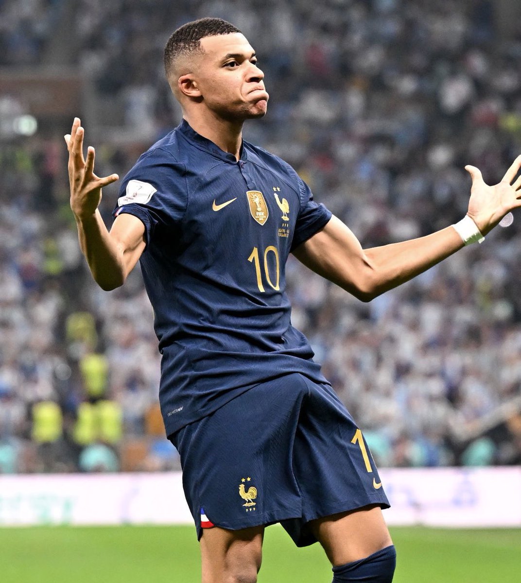 _Neheng_'s tweet photo. Mbappe has won our hearts, future goat🥹 #FIFAWorldCup https://t.co/ubTze6pg5s