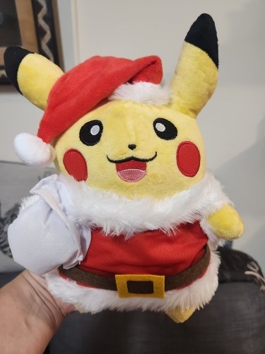 Rai__Yong's tweet photo. ✨Sorteo Especial 8000 Followers✨

🪐Para desearos una Feliz Navidad, os traigo el sorteo de un Pikachu santaclaus de peluche, se dara el ganador a los 750❤️ y 750 RT🪐

❤️‍🔥Requisitos❤️‍🔥
-Follow
-RT🔄
-❤️
-Menciona un amigo
-Llegar a 750 ❤️ y 🔄
-Only Spain https://t.co/MmJllogEHZ