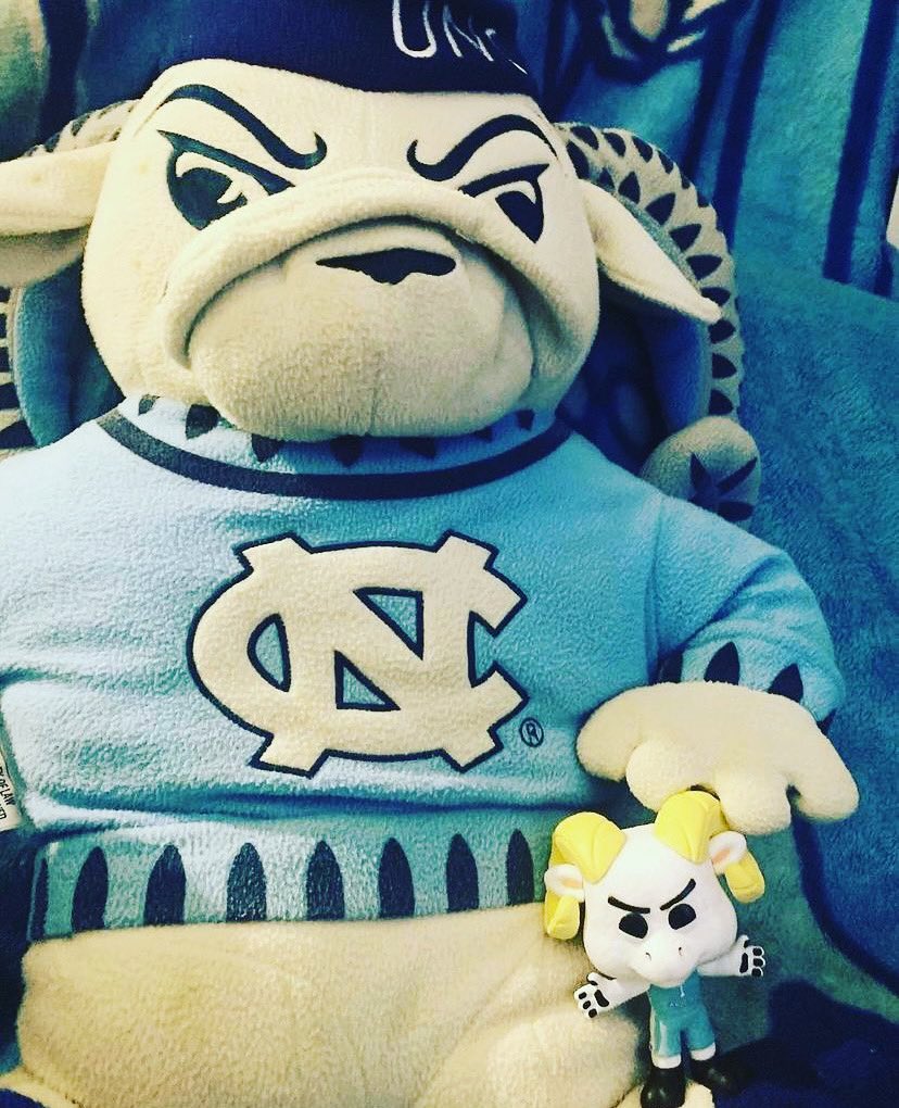 JPtheFunatic's tweet photo. All I’m saying is, if God didn’t like the Tar Heels, then why is the sky Carolina Blue? 🤷♂️💙
#FunkoPhotoADayChallenge #Blue #CarolinaBlue #TarHeelBlue #TheBestBlue https://t.co/0bNI3AyDc1