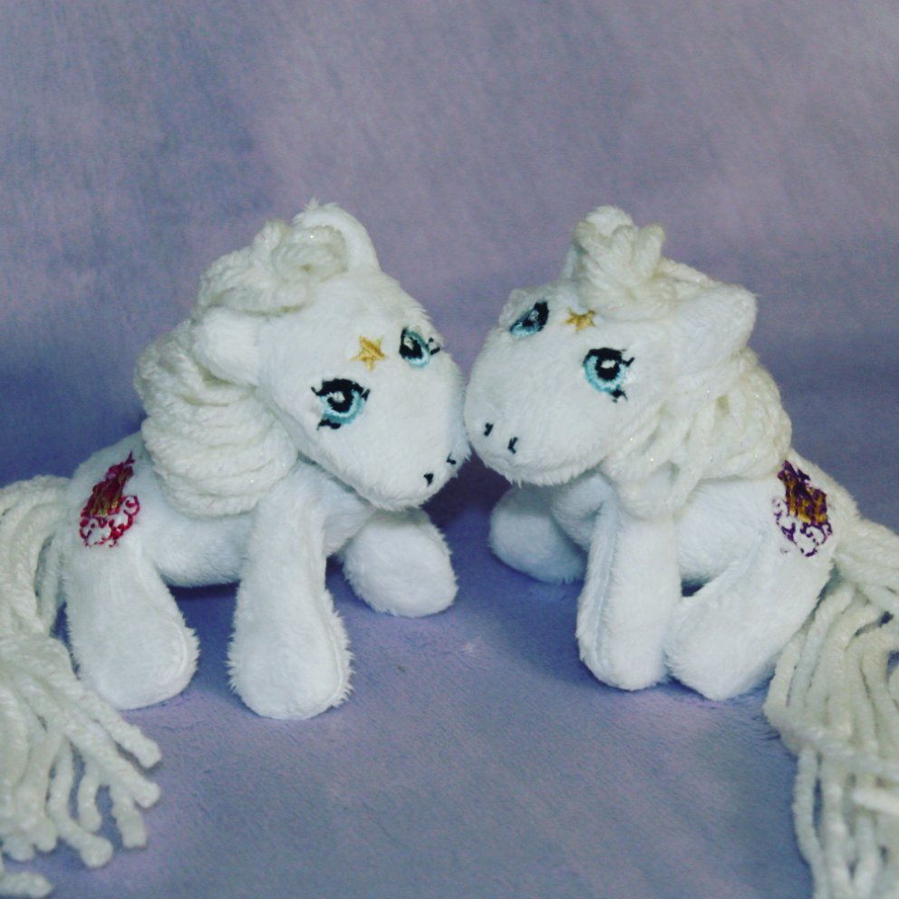 starfulstitches's tweet photo. The Twins!
#mlp #mylittlepony #plush #G1MLP
#PrincessSparkle #BabyPrincessSparkle https://t.co/SKlsSsvOcI