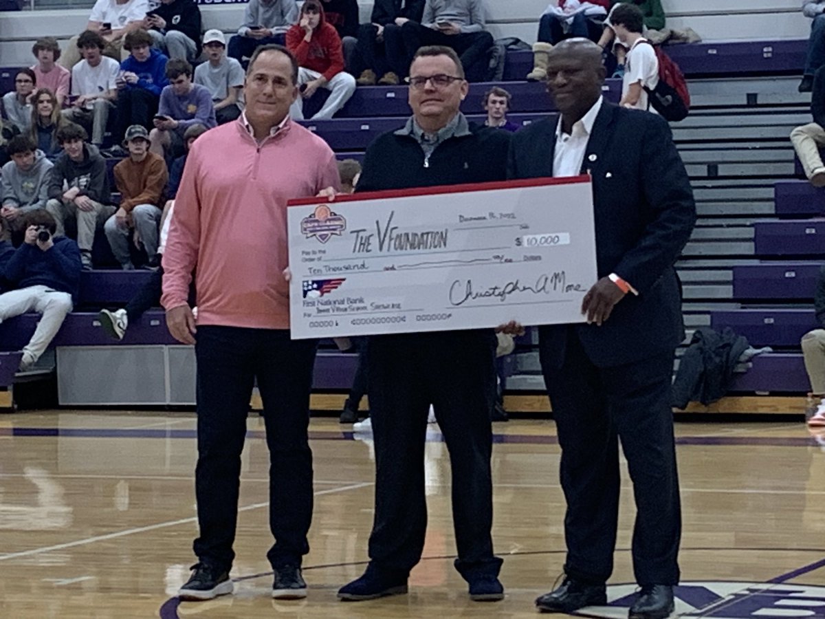 jimmyvshowcase's tweet photo. Very proud to announce that we raised $10,000 toward cancer research #capsclassic #jimmyvshowcase https://t.co/bANHvBAKwc