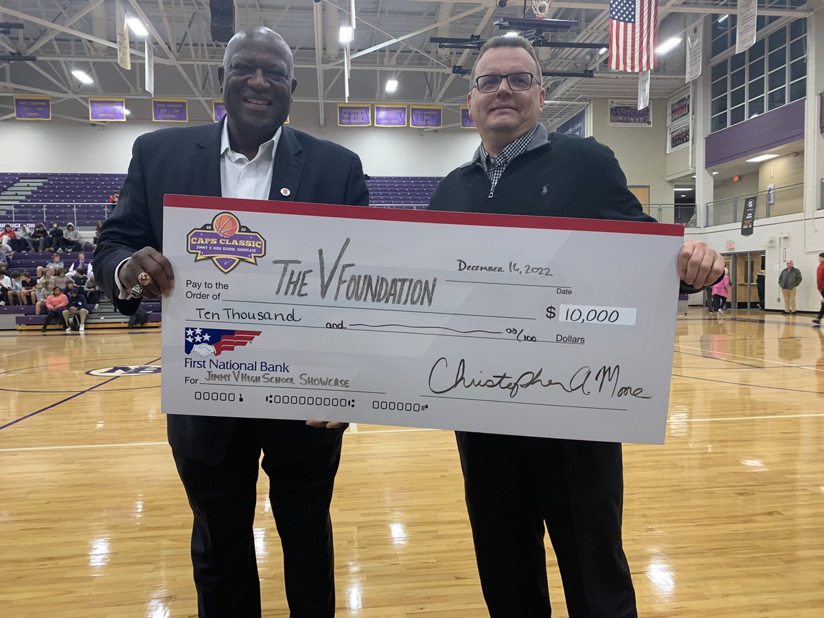 jimmyvshowcase's tweet photo. Very proud to announce that we raised $10,000 toward cancer research #capsclassic #jimmyvshowcase https://t.co/bANHvBAKwc
