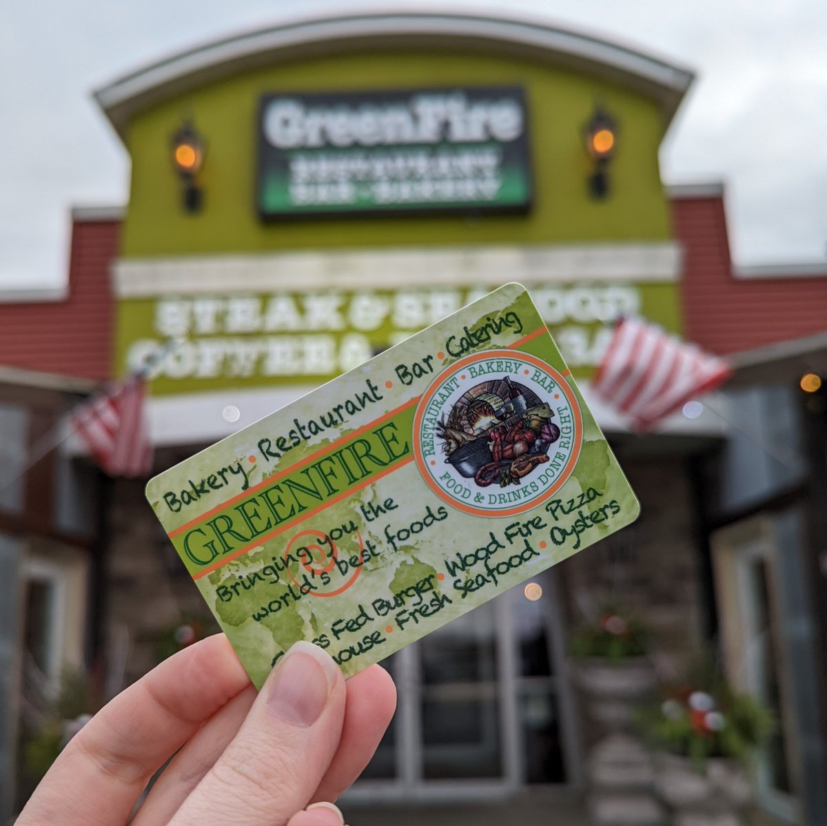 RRVBC's tweet image. Greenfire: Good local eats is what we’re focused on tomorrow during the 23 Days of Giving Gift of the Day! Win a $100 gift card to Greenfire as well as a snowflake pendant necklace compliments of Crimson Ridge . Schedule your donation now. #RRVBCLifeSaver #23DaysOfGiving