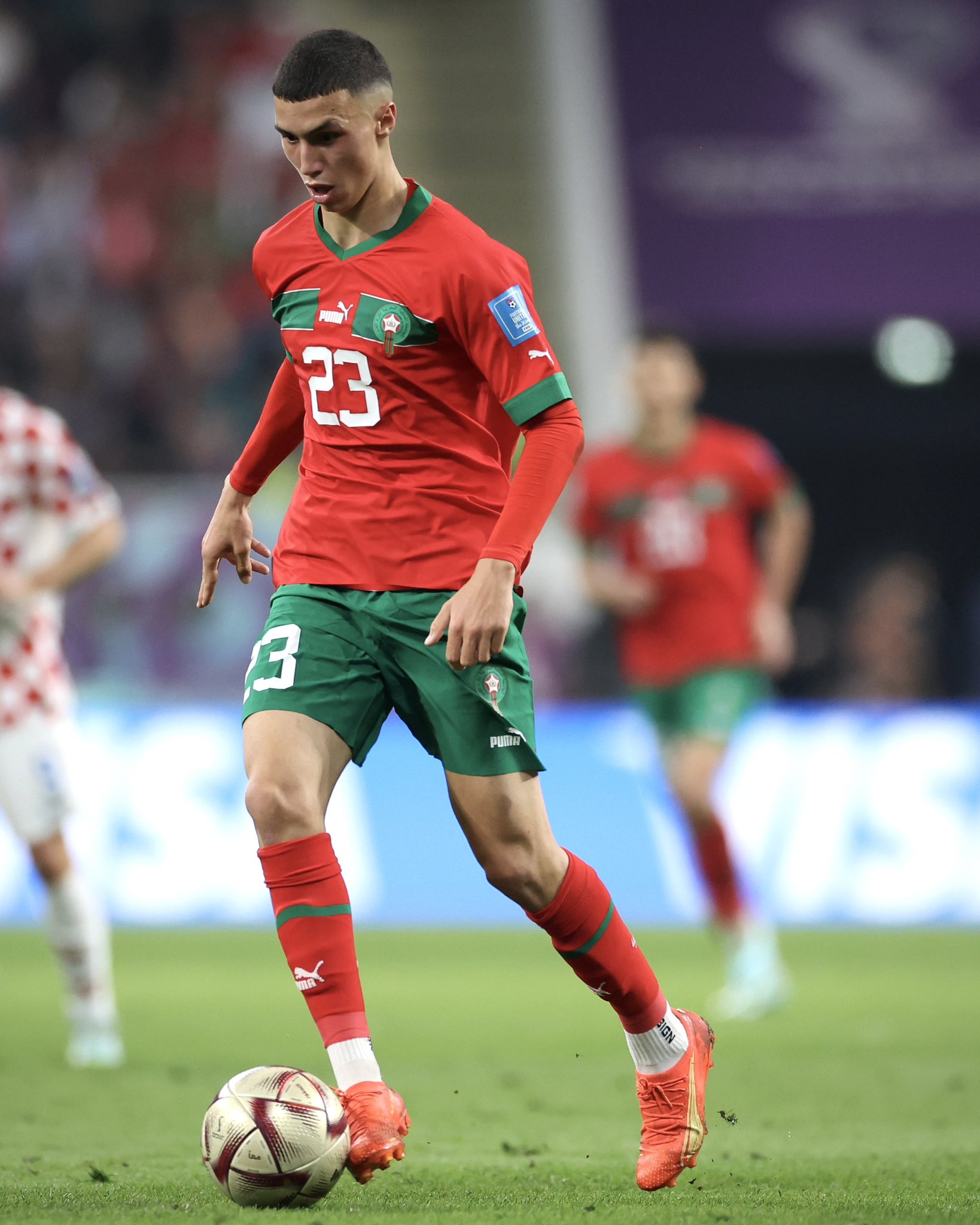 promoción Catastrófico Sofisticado PUMA Football on Twitter: "On Saturday, Bilal El Khannouss (18) became the  youngest to start for @EnMaroc on the world stage. And he didn't  disappoint… 👀 Huge talent 🙌🇲🇦 https://t.co/u7J9PQLdGn" / Twitter