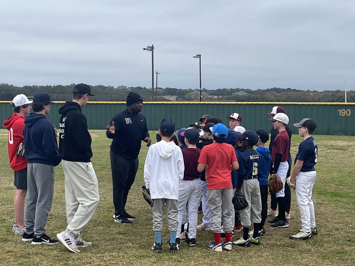 DSBaseballClub's tweet image. Huge thanks to all our dedicated 9U-14U players who participated in our pitching camp last week ⚾️ 🙏🏼 

Our fantastic coaches, players, and families make the #DSBaseballClub an amazing place to grow and thrive 💪🏼 #DSselect #DSBaseball #DSBC #CommunityBuilding