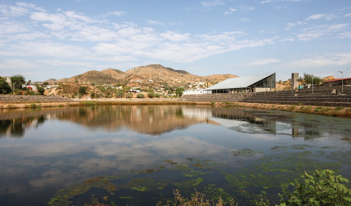 bienal_biau's tweet photo. La construcción del Parque Represo Colosio en Heroica Nogales (#México) devuelve a la ciudad un espacio degradado, manteniendo su función principal natural para evitar inundaciones.

🔎 Conoce más sobre esta obra premiada de la #XIIBIAU en #VisorBIAU: https://t.co/X4z4yENspU https://t.co/FzRDgMcsjO
