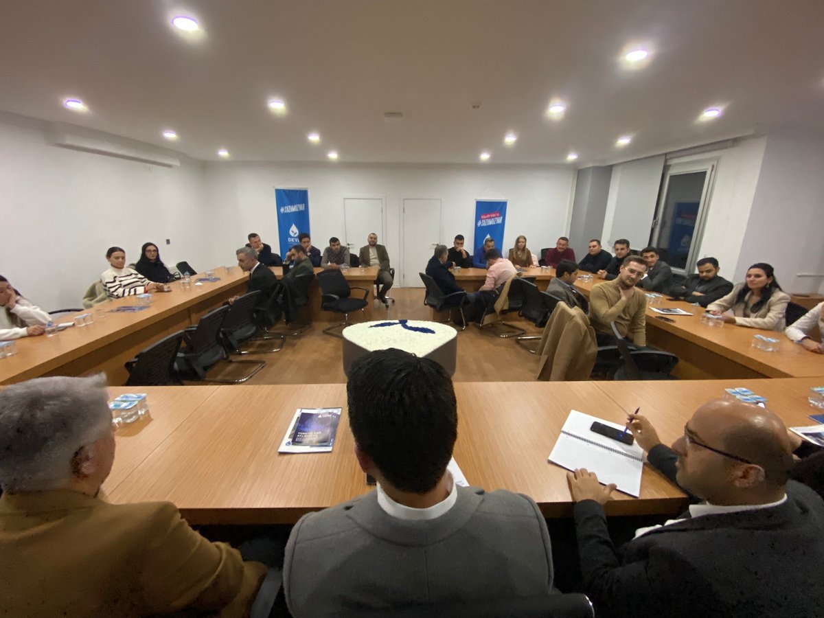 İl Başkanımız Ali Güven Başkanlığında İl Yönetim Kurulu Toplantımızı icra ettik.

Güncel siyasi konular ve programlarımız hakkında istişarelerde bulunduk.

Alınan kararların #Ankara’ya ve hemşehrilerimize #DEVA olmasını temenni ediyoruz.💧