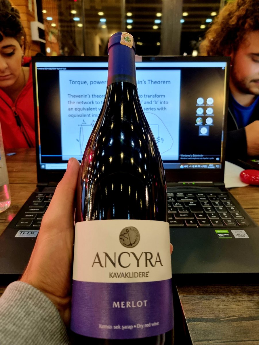 Migrosta ablanın biri  reyondan bir kaç ürün düşürdü bizde yardim ettik. Bizi dışarıda bekleyip bunu yılbaşında içersiniz diye hediye etti. <a href="/Yusuf_crd/">Y.C</a> <a href="/eylemtrkrr/">Eylem</a> Ödülümüz