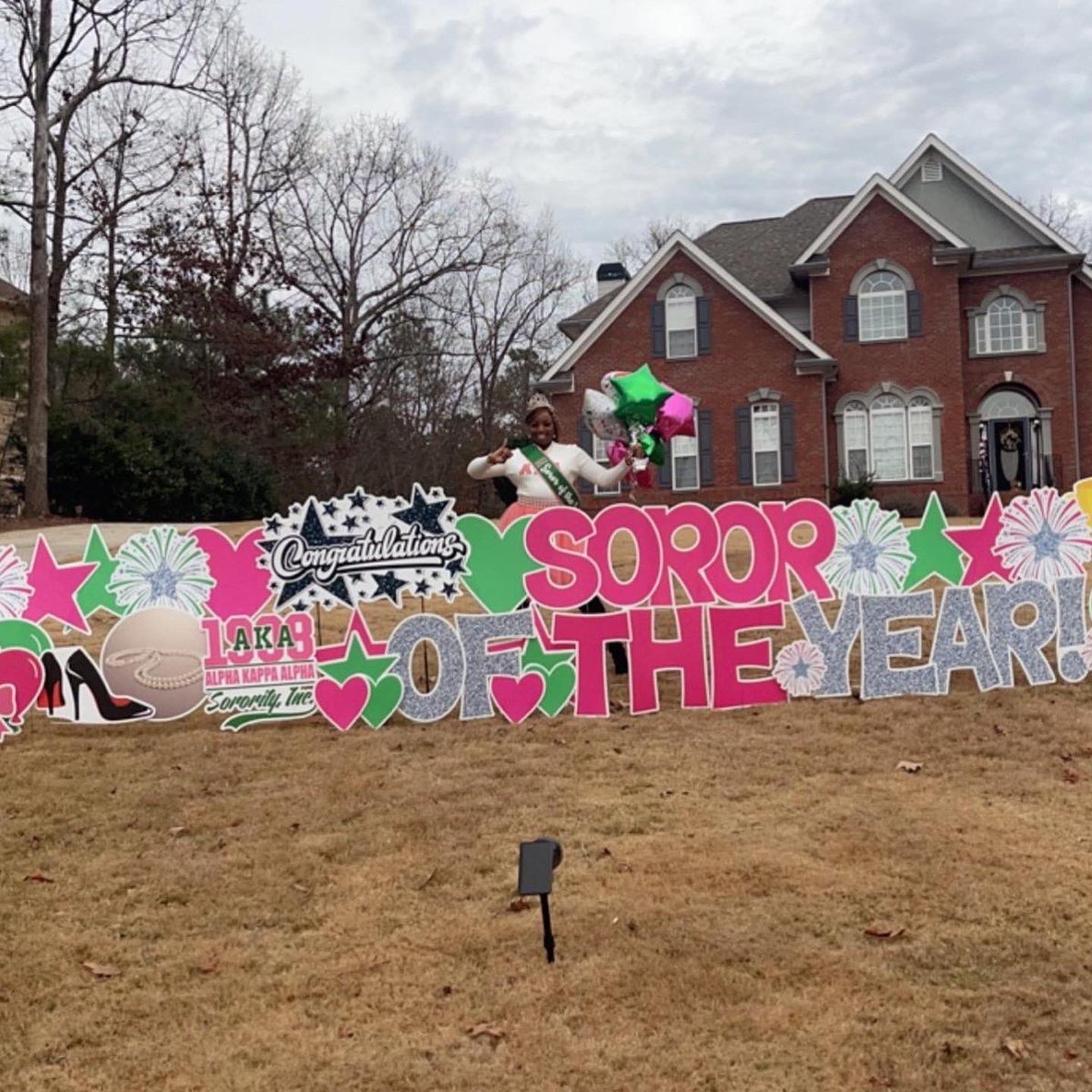 AKAPhiTauOmega's tweet image. Congratulations to Alpha Kappa Alpha Sorority, Incorporated®️ Phi Tau Omega chapter’s Soror of the Year, Mrs. Aliyah Scott. We love you and appreciate your commitment to service and excellence. 💖💚

#PhiTauOmega #AKA1908 #significantsa #sororoftheyear #20pearls #SoaringWithAKA