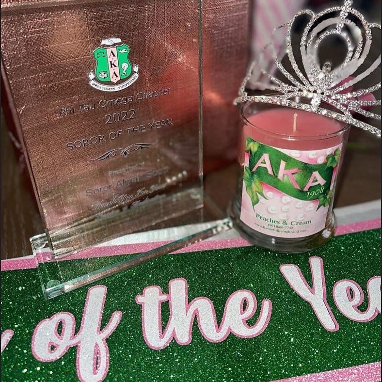 AKAPhiTauOmega's tweet image. Congratulations to Alpha Kappa Alpha Sorority, Incorporated®️ Phi Tau Omega chapter’s Soror of the Year, Mrs. Aliyah Scott. We love you and appreciate your commitment to service and excellence. 💖💚

#PhiTauOmega #AKA1908 #significantsa #sororoftheyear #20pearls #SoaringWithAKA