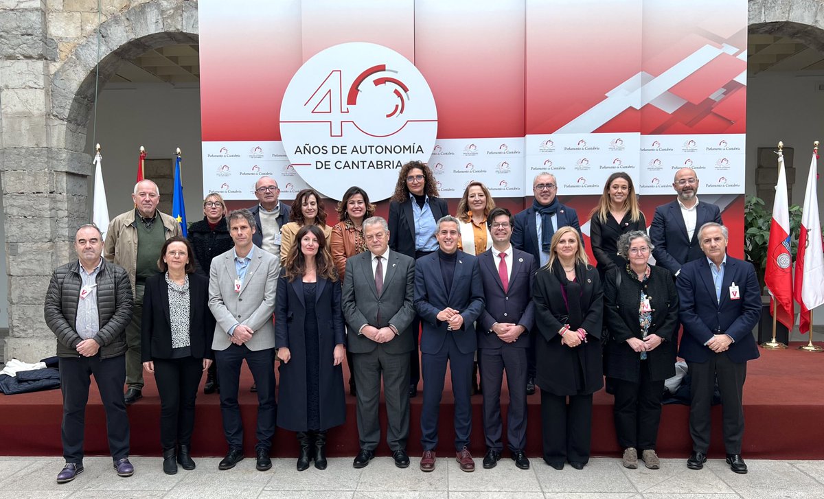 Orgulloso 💪🏽 Hoy damos un paso adelante, aprobamos la primera Ley de Ciencia de Cantabria. Gracias a quienes han empujado desde los laboratorios y las universidades esta norma que es garantía de futuro, y de más y mejor empleo. Con ciencia hay futuro.