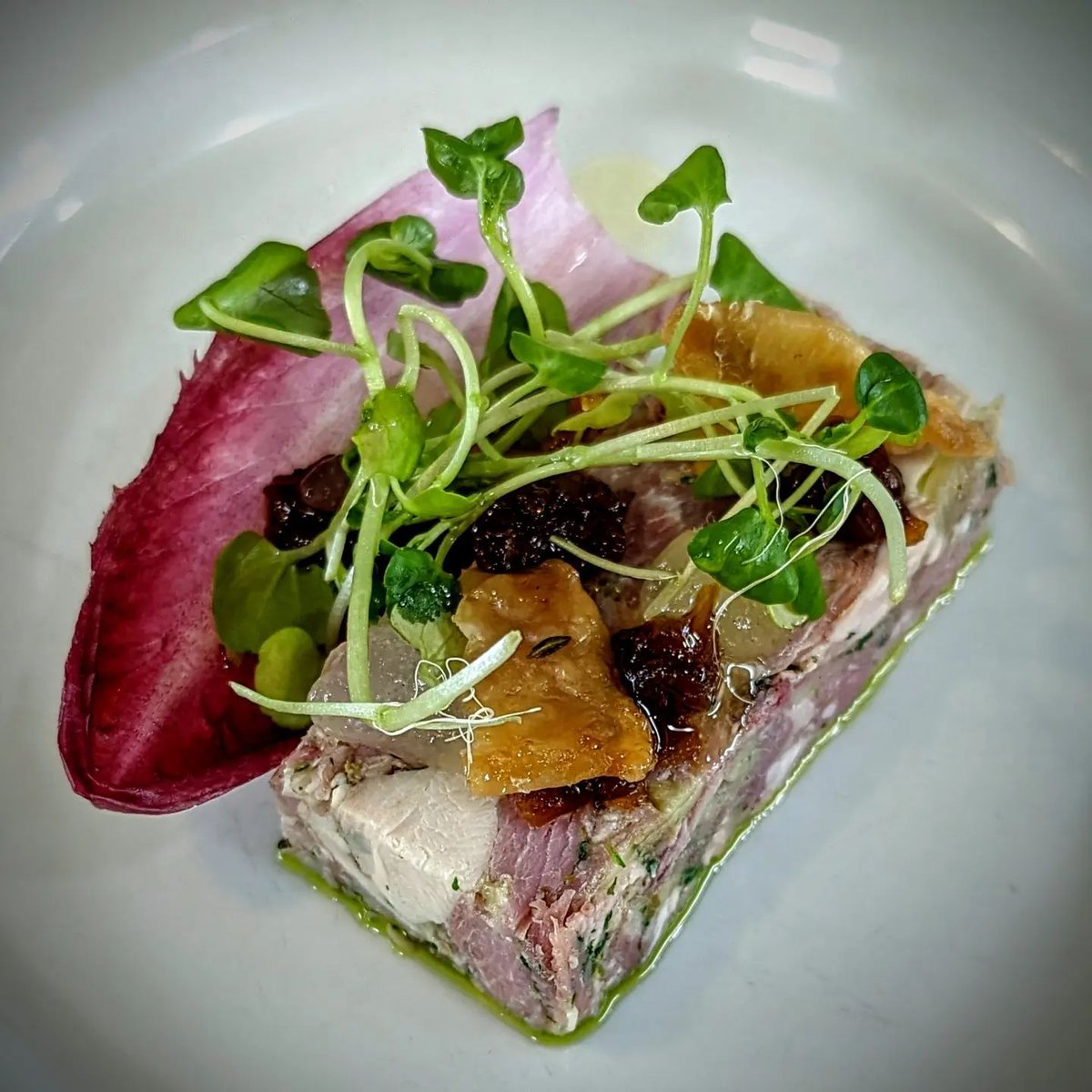 ChartwellsInd's tweet photo. Last week, as part of their festivities #EmbleySchool, held their annual staff Christmas celebrations where teachers and staff, were treated to a three-course lunch - created by our very own #ChartwellsIndependent culinary team.

#Christmas #QualitySimpleDelicious #TeamIndies https://t.co/i8mtr5aDCz