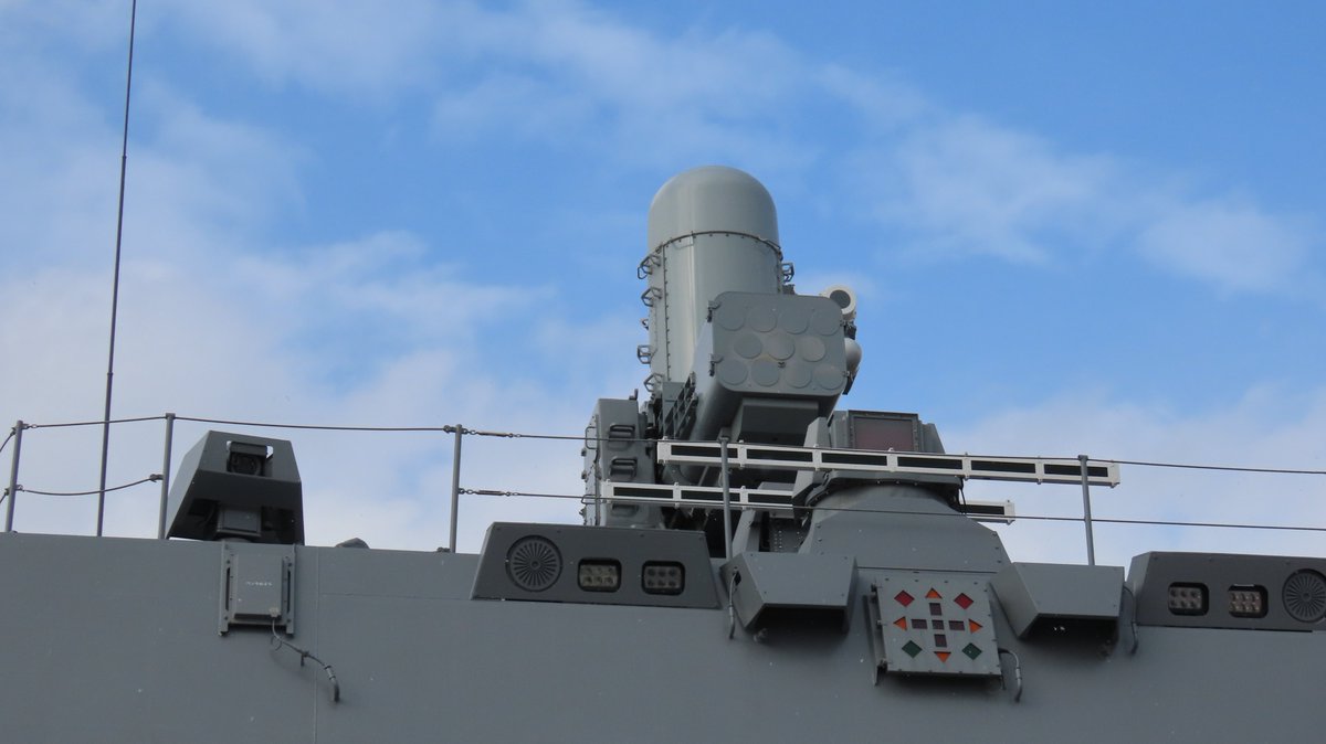 kt_666's tweet photo. 護衛艦のしろ のSeaRAMをじろじろ見てきた
#のしろ
#SeaRAM
#FFM3 https://t.co/JwKqA0kkbq
