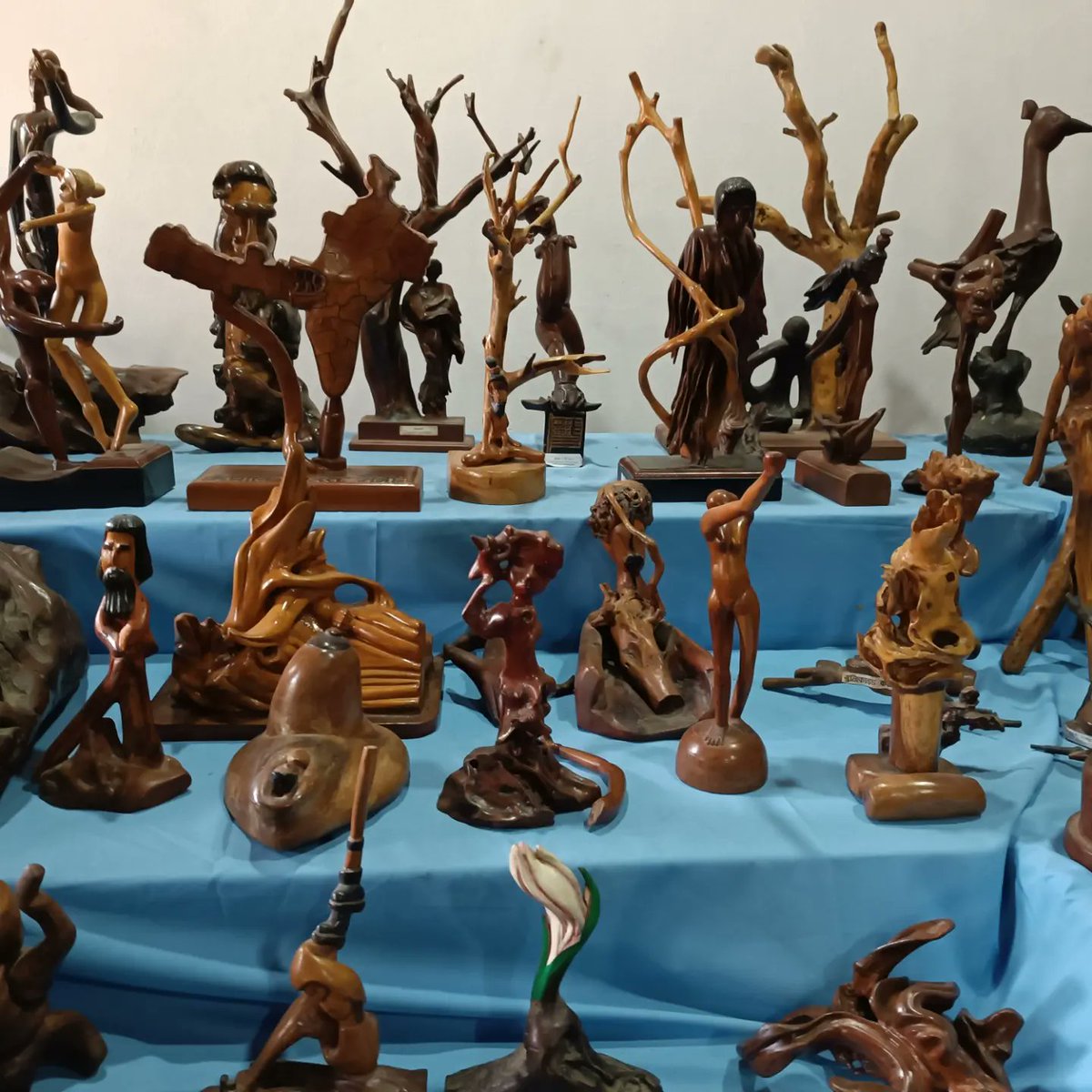sankuchy's tweet photo. Have you been to #RootArts #Museum in Sindhuli? Biswambhar Lamichhane has been creating amazing artworks from tree roots for the last 31 years. And still going strong! #EverydayNepal https://t.co/E5J4YRg6Vy