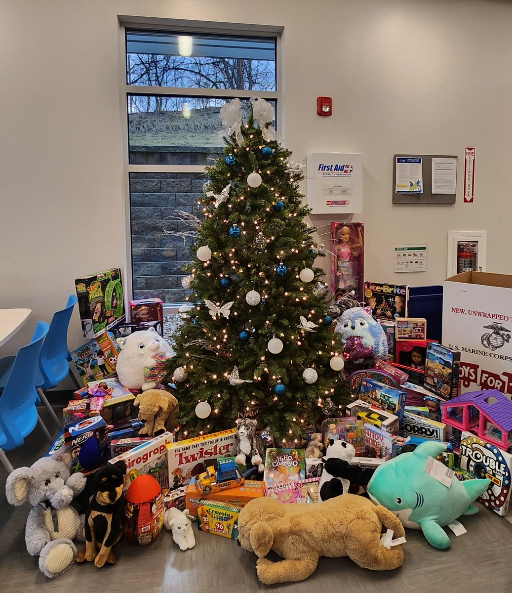 This year is the 75th anniversary of <a href="/ToysForTots_USA/">Toys for Tots</a>  and our colleagues from Pittsburgh are proud to be part of the campaign and support our local community. There's nothing greater than putting a smile on children’s faces. 🎁👨‍👩‍👧‍👦