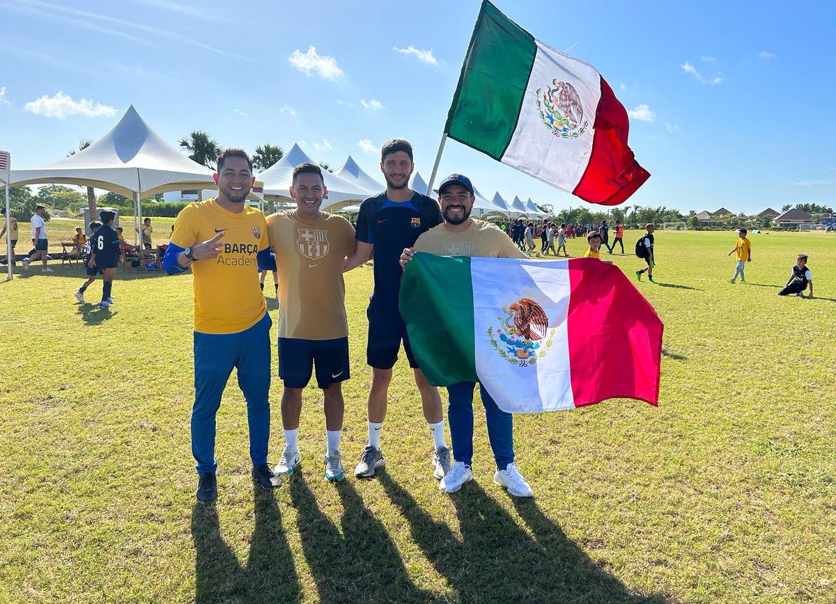 Alex_10AM's tweet photo. ⚽️😎🏝️

@BarcaAcademy 🔵🔴

#BarçaAcademyAmericas 2022 🇩🇴 https://t.co/797mQ8p6j2