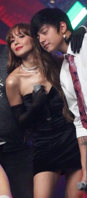 imcha29's tweet photo. Pinush talaga ni Darluh noh? Cropped ka ngayon! Sarap sa eyes. 😍💙 https://t.co/zXlD4L2k3H