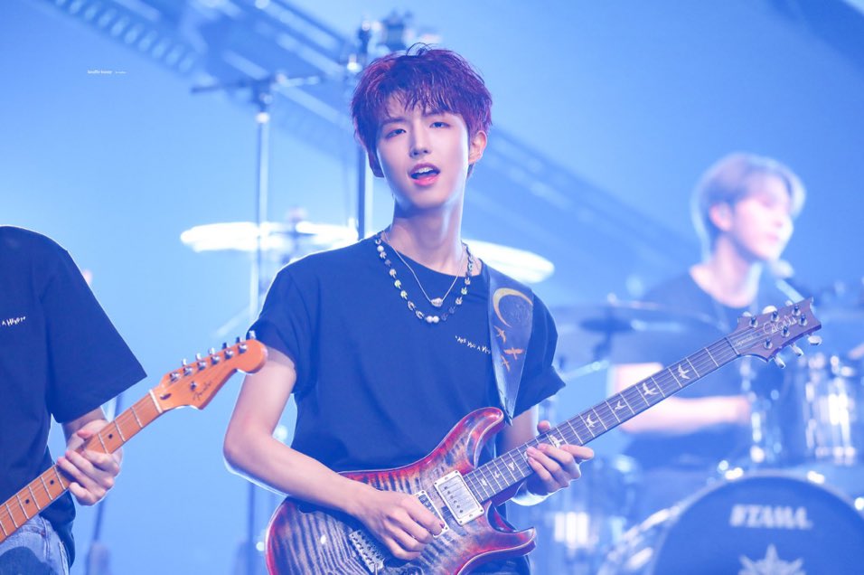 HE'S SOOO UNREAL LET ME JUST CRY