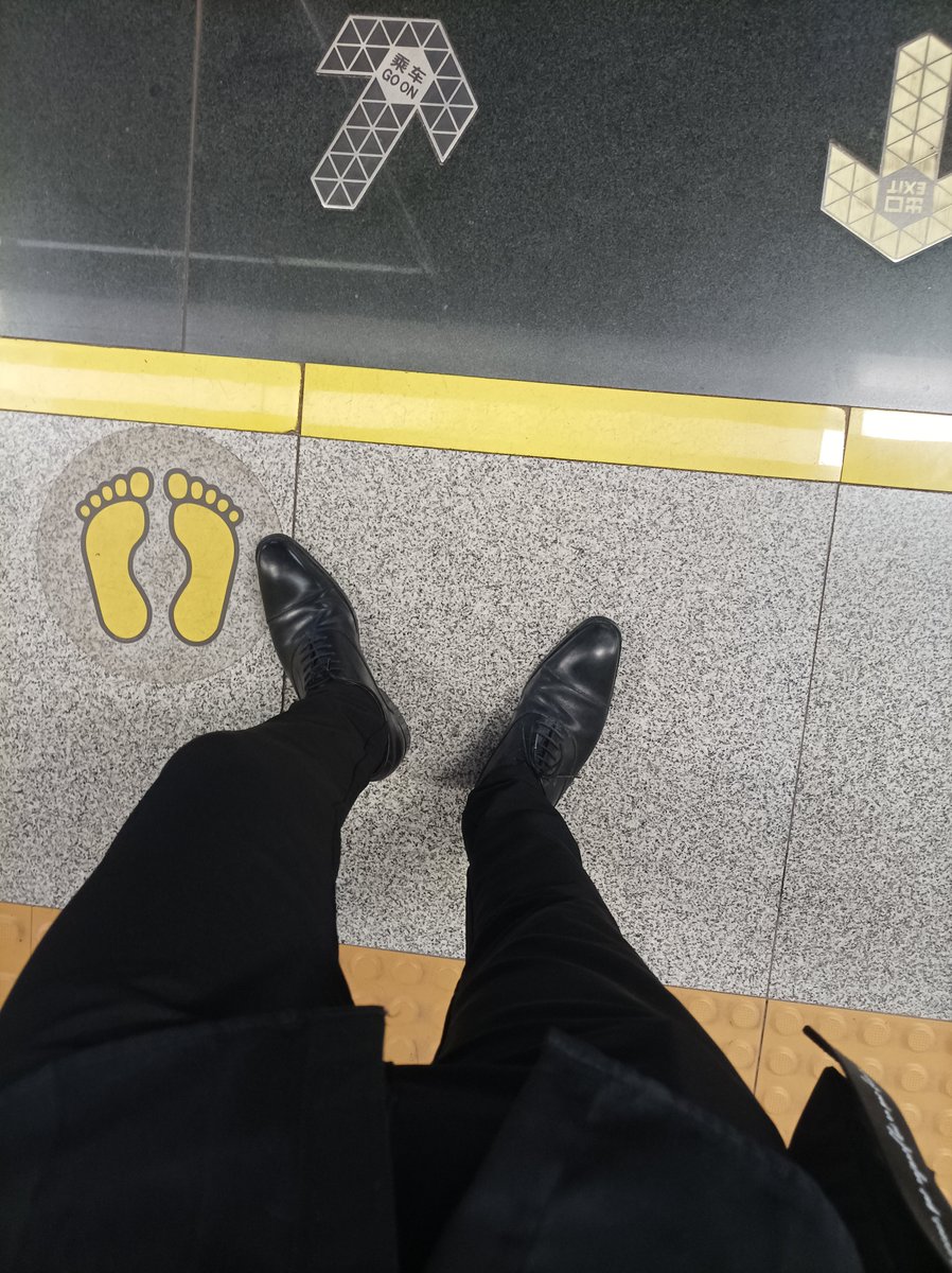 sm52456's tweet photo. 出发去一个空少狗，有没有想看的#公狗 #绿1 #绿奴 #1奴  #控rush #无脑骚狗 #atm上贡 #粗口 #骚逼 #贱狗 #肉畜 #伪主野狗 #调教  #控呼吸 #白袜 #语音 #网调 #精神控制 #男s  #奴隶 #窒息 #情节 https://t.co/qsvAvSN6cG