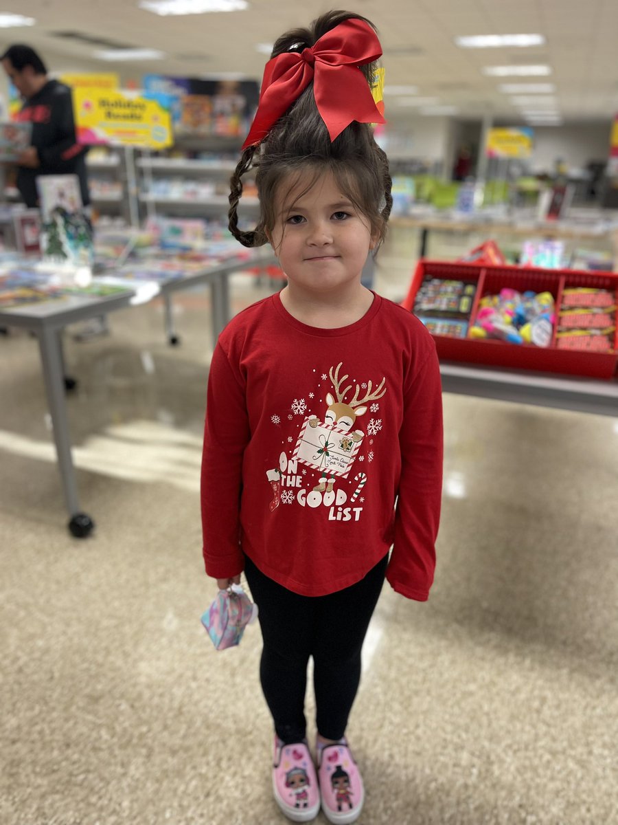 wsfcsvirtual's tweet photo. #SpiritWeek challenge.. #GrinchDay !! Our stylish students dressing like someone from The Grinch.
#WSFCSVirtualAcademy https://t.co/VqGiLgj1Vq