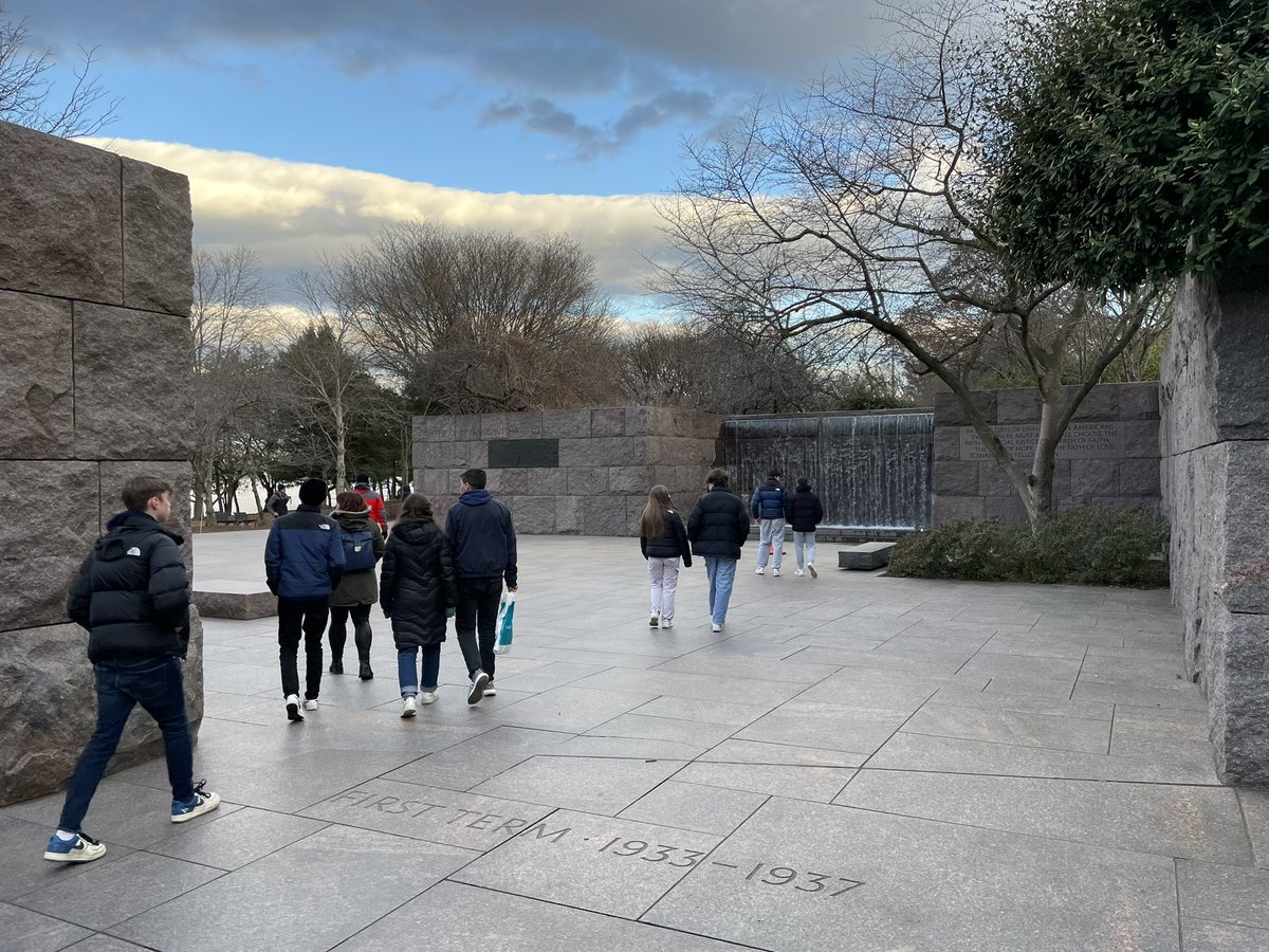 PockHistory's tweet photo. Mr Braidwood’s favourite: the FDR Memorial. A sprawling monument that perfectly encapsulates the trials and tribulations of this unprecedented president #howweremember https://t.co/3SvigbuSxa