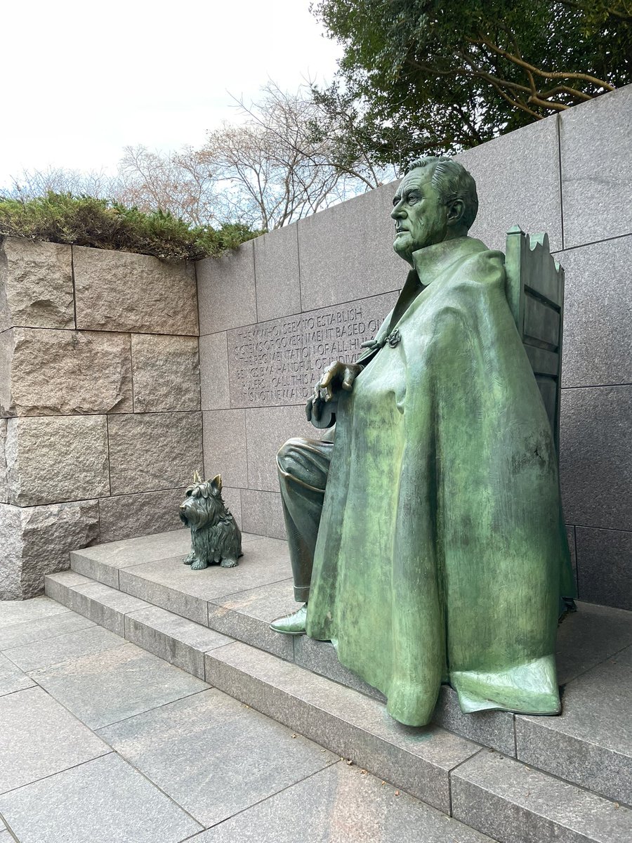 PockHistory's tweet photo. Mr Braidwood’s favourite: the FDR Memorial. A sprawling monument that perfectly encapsulates the trials and tribulations of this unprecedented president #howweremember https://t.co/3SvigbuSxa