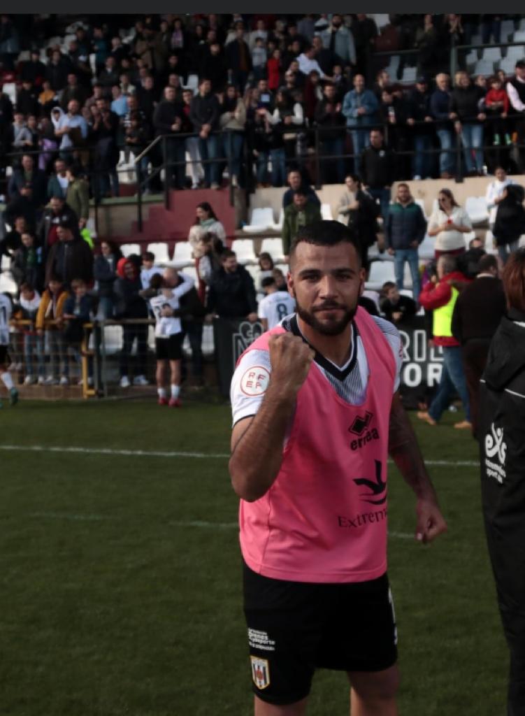 Ya huele a copa!!! Engrasando la maquina para que esté a punto el miércoles🙏🙏Preparando la  tanqueta para disparar.
#UnRomanoNuncaSeRinde