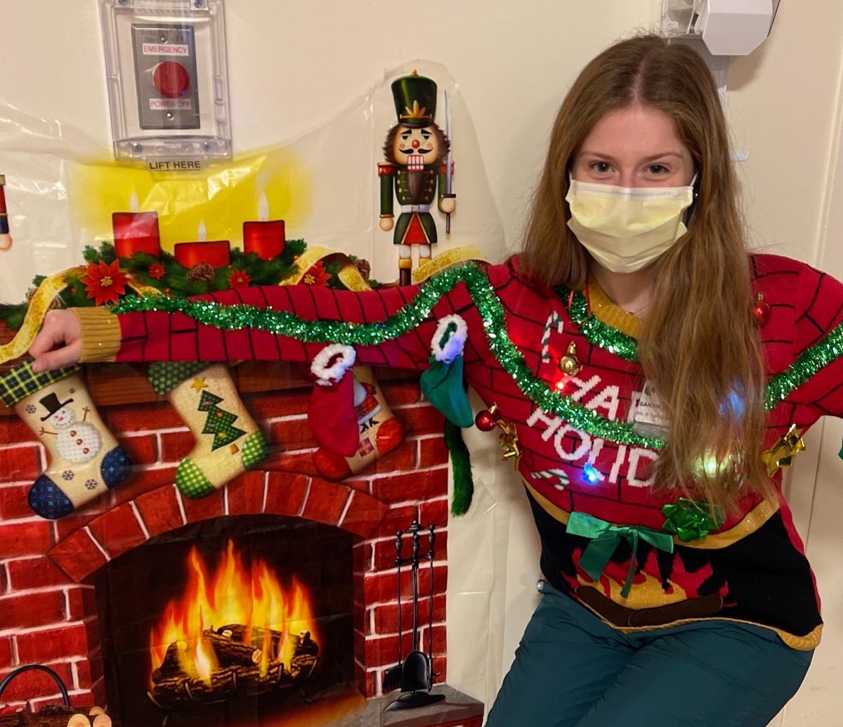 DukeRadOnc's tweet photo. Duke #RadOnc feeling the holiday spirit in our @DukeCancer clinic ✨🎁☢️ https://t.co/2VO7y4DW9L