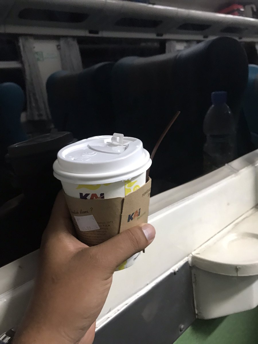 Mengahangatkan perut di KA sembrani tambahan tujuan jakarta,, <a href="/KAI121/">Kereta Api Indonesia</a>