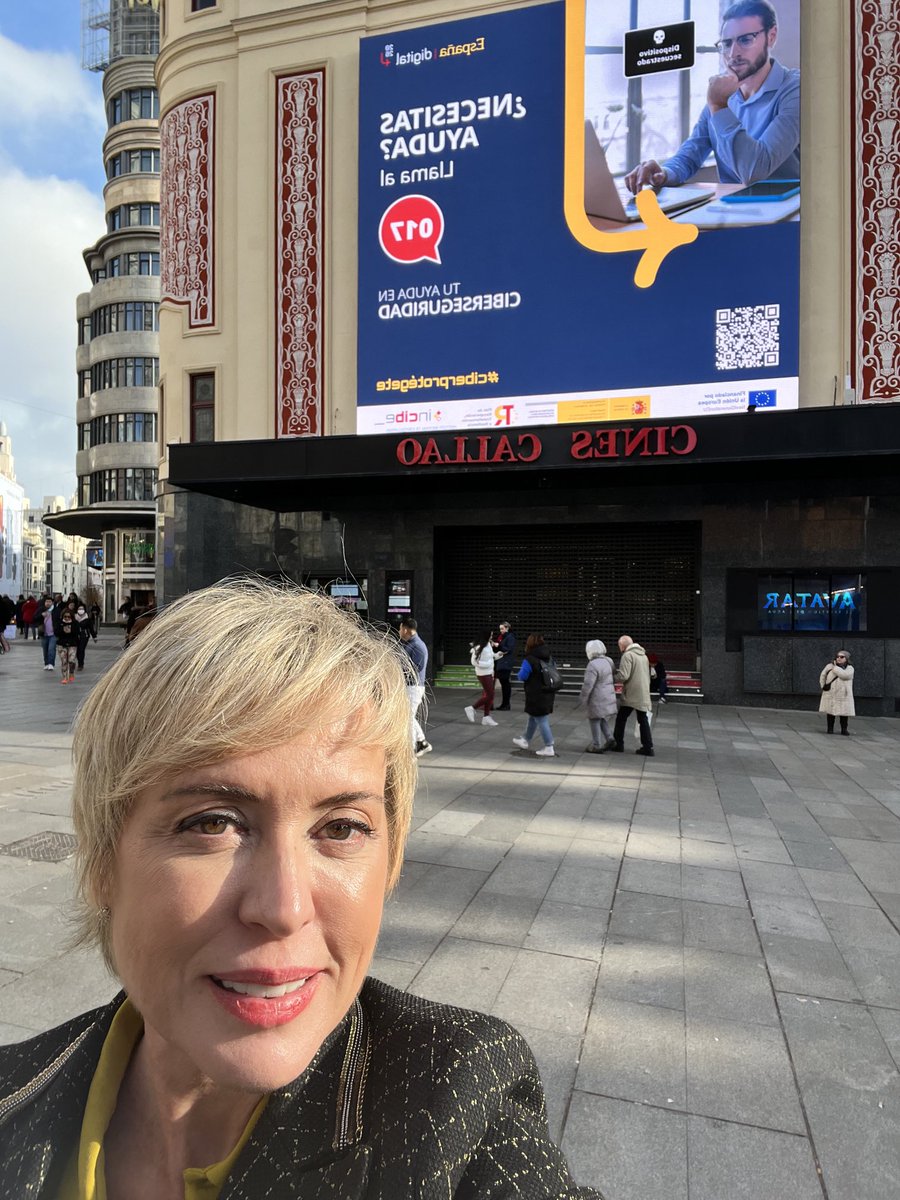 Pasar por ⁦Gran Vía y ver en ⁦<a href="/cines_callao/">Cines Callao</a>⁩ la campaña #ciberprotégete con el #017 de ⁦<a href="/INCIBE/">INCIBE</a>. No he podido evitar el #selfie. ⁩⁦<a href="/SEDIAgob/">S.E. Digitalización e Inteligencia Artificial</a>⁩
