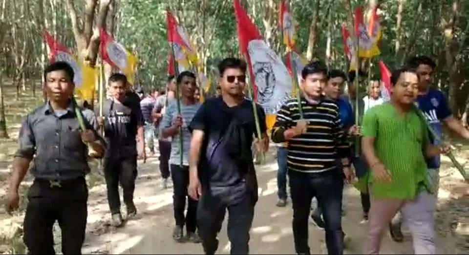 YTFTIPRA's tweet photo. At Hawai bari VC, a Door-to-door Greater Tipraland awareness programme was organised today.
#GreaterTipraland #OneLastFight
#OurDemandWillNeverBeCompromised
#BubagraLongLive #YTFLongLive #TWFLongLive #TipraMothaLongLive #Thansa https://t.co/7Rew54AZ3v
