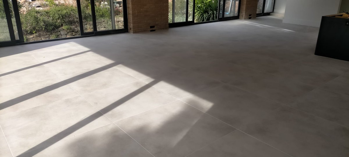PPSmidlands's tweet photo. Wow 😍 check this gorgeous floor out! Around 14x8m of matting and beautiful concrete effect tiles laid for our lovely customer! What a result! https://t.co/OYmcDbYyqr