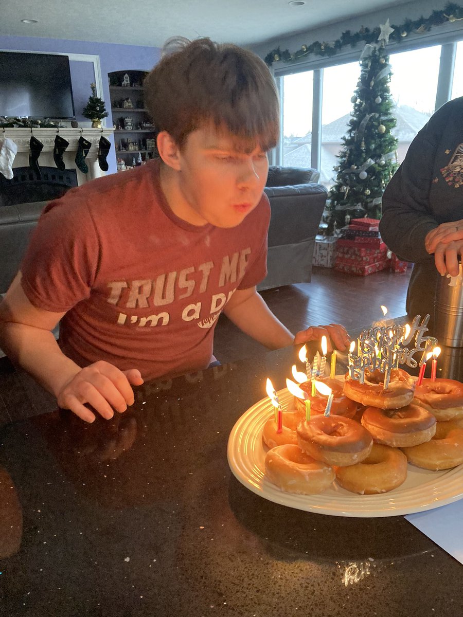 RobRueff's tweet photo. Can you believe Ryan is 20! Celebrating a few days late since he’s working with me at #theworldontime https://t.co/FXLxMLVtqQ