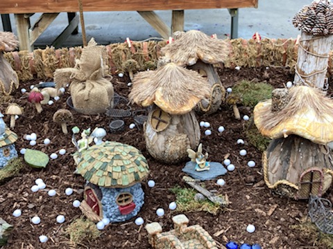 Meadow_View's tweet photo. Bring a little joy, happiness, and holidays to your fairy gardens and Christmas villages. https://t.co/clmCRGnyvB