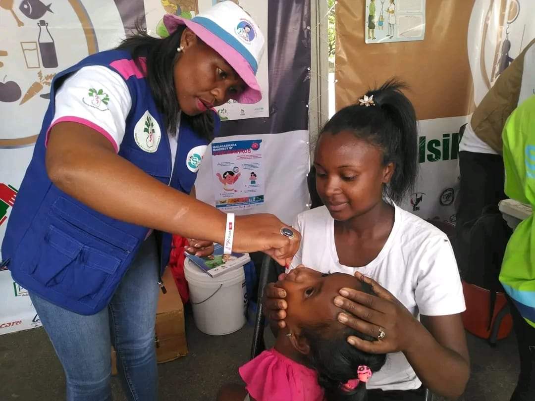 Msanp_Mada's tweet photo. #BE_MRAY pour la promotion des 21 comportements de base en Santé
Le jeudi 15 déc. 2022 à la gare de Soarano
 
L'usage de ces comportements est nécessaire pour que chacun puisse modifier les comportements quotidiens et ainsi mieux prévenir les maladies.
#Velirano5
#Msanp https://t.co/clKGr9UcHV