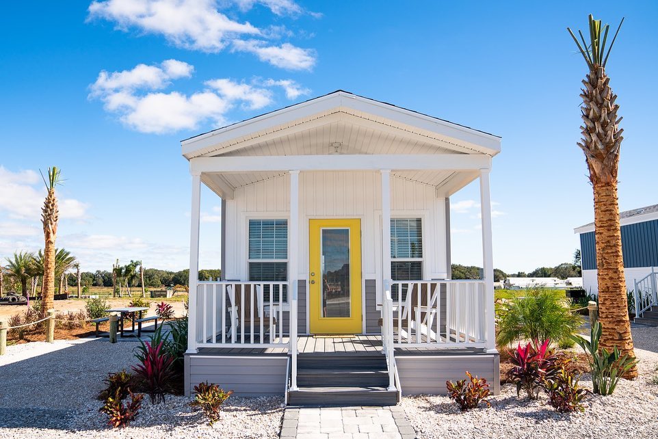 StaylistPro's tweet image. Who wouldn't want to get to some sunnier weather right about now? Camp Margaritaville knows everyone is on their way for winter break, that's why they trust Staylist to help them through the busy winter season. #CampgroundSpotlight