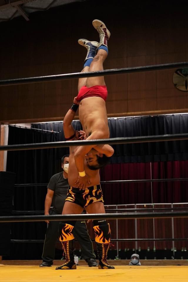 energyse_moriya's tweet photo. 今年も早いですね
2023年最終戦は恒例の…
#大晦日プロレス
#omisokapw
最後の試合は
#ライジングKID #佐々木幹矢
の元 #J2000 チーム
何度も戦い何度も組んだ
離れてからの成長を体感させてもらうよ
チケットは1部2部とも受付中‼️ https://t.co/lxvKigmJi6