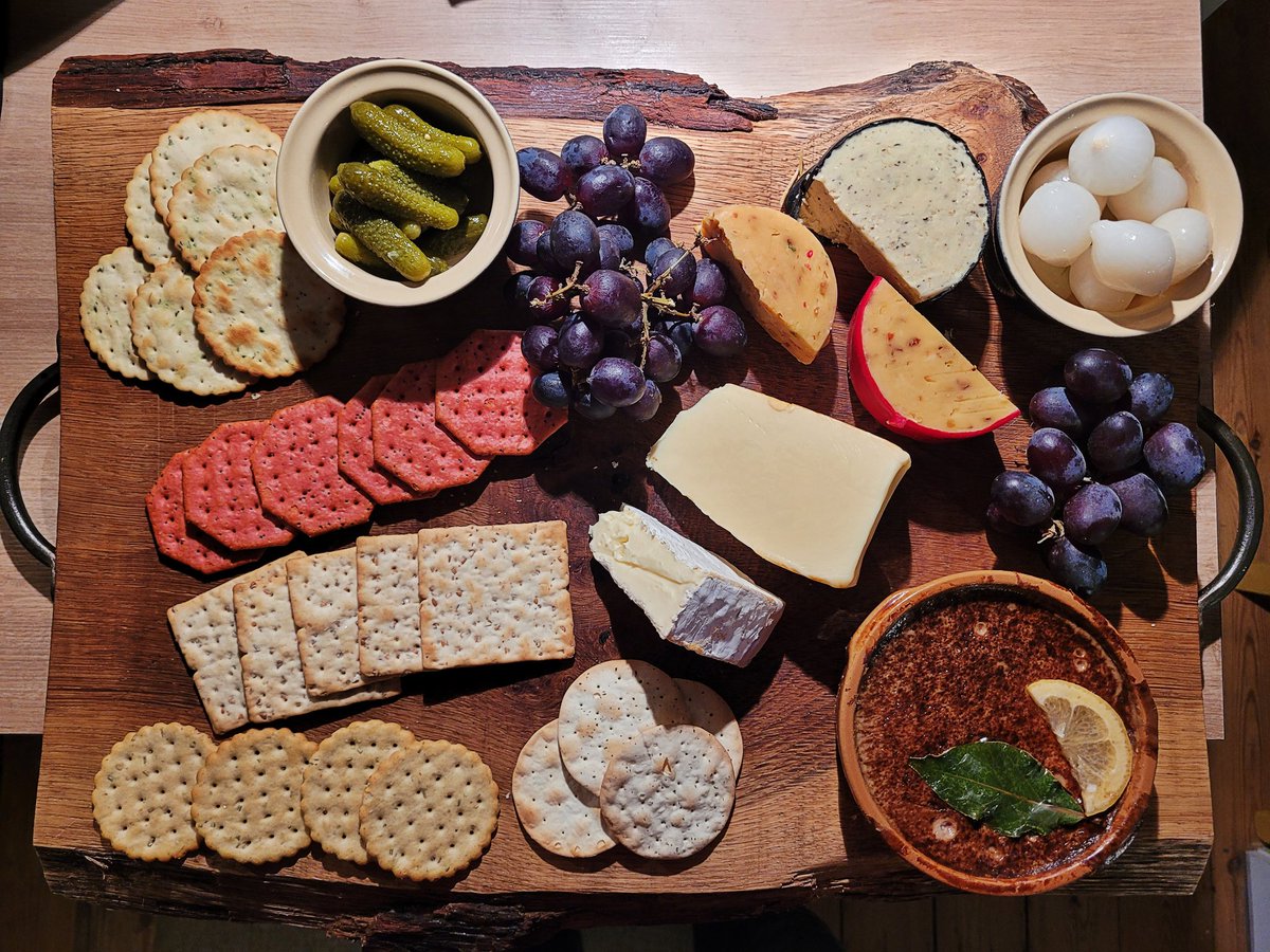 Giles Paley-Phillips tweet media