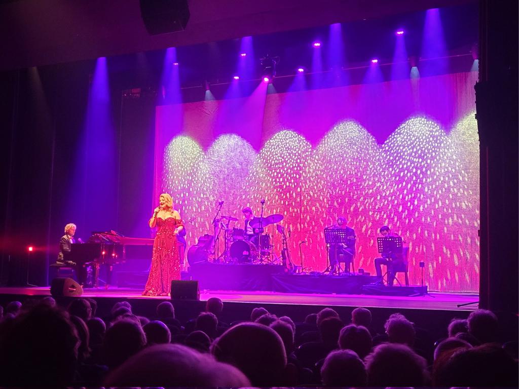 RZwartjens's tweet photo. Wat was het een onvergetelijk mooi Kerstconcert van #Mirusia in theater de #Molenberg in #Delfzijl op 17 december. https://t.co/6RctH4366G