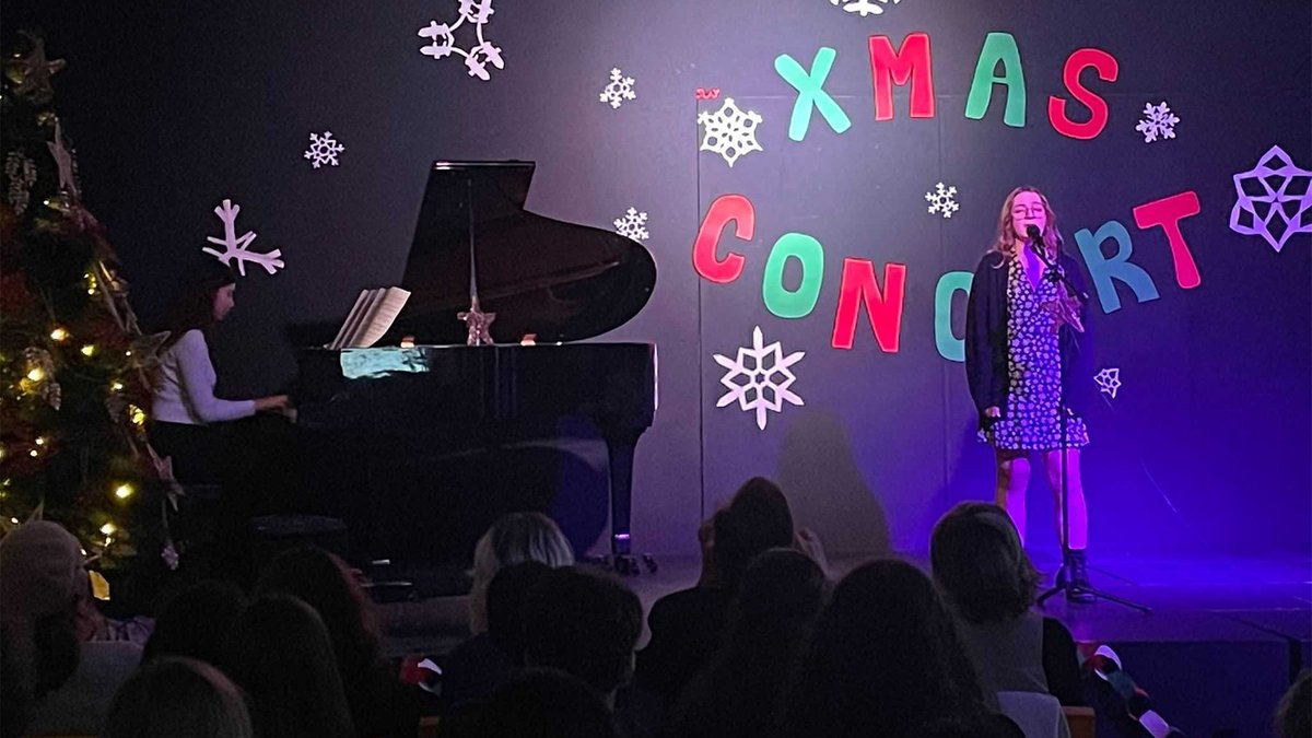 MSchoolMadrid's tweet photo. 🇪🇸 Concierto de Navidad. 

🇬🇧 Christmas Concert. https://t.co/LZkx3m8osP