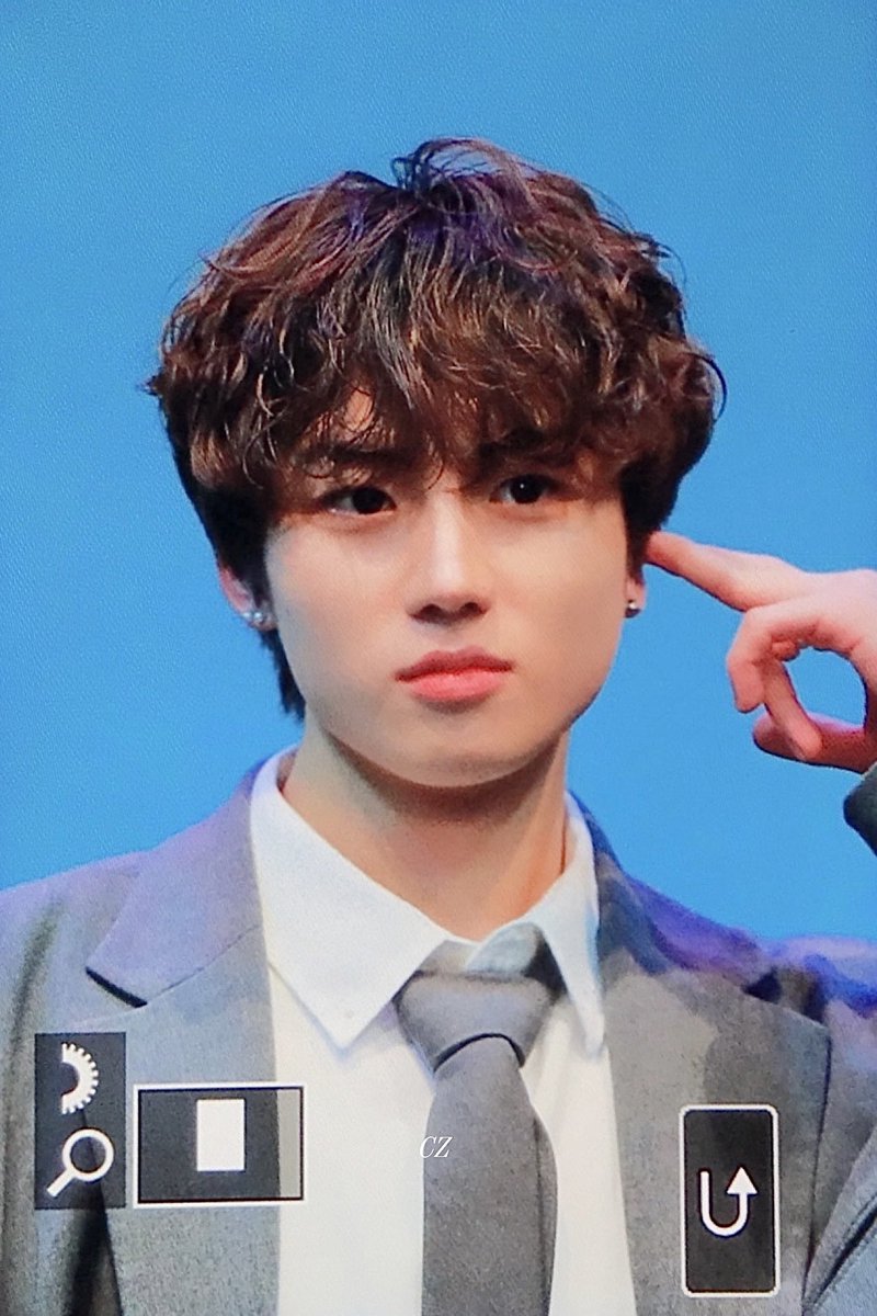 CZx630's tweet photo. 221219 오늘의 #초잘맞건 😀✨

#이건우 #건우 #GEONU @geonu___ 
#저스트비 #JUSTB @JUSTB_twt https://t.co/YSiwurn67P