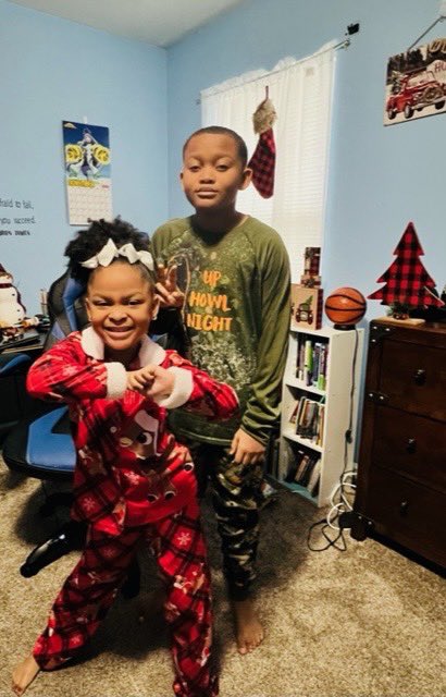 wsfcsvirtual's tweet photo. Our students Paisley and Chandler celebrating #ComfyDay in their cozy pj’s. #SpiritWeek #WSFCSVirtualAcademy #WSFCS https://t.co/ei5ZyqLo2C