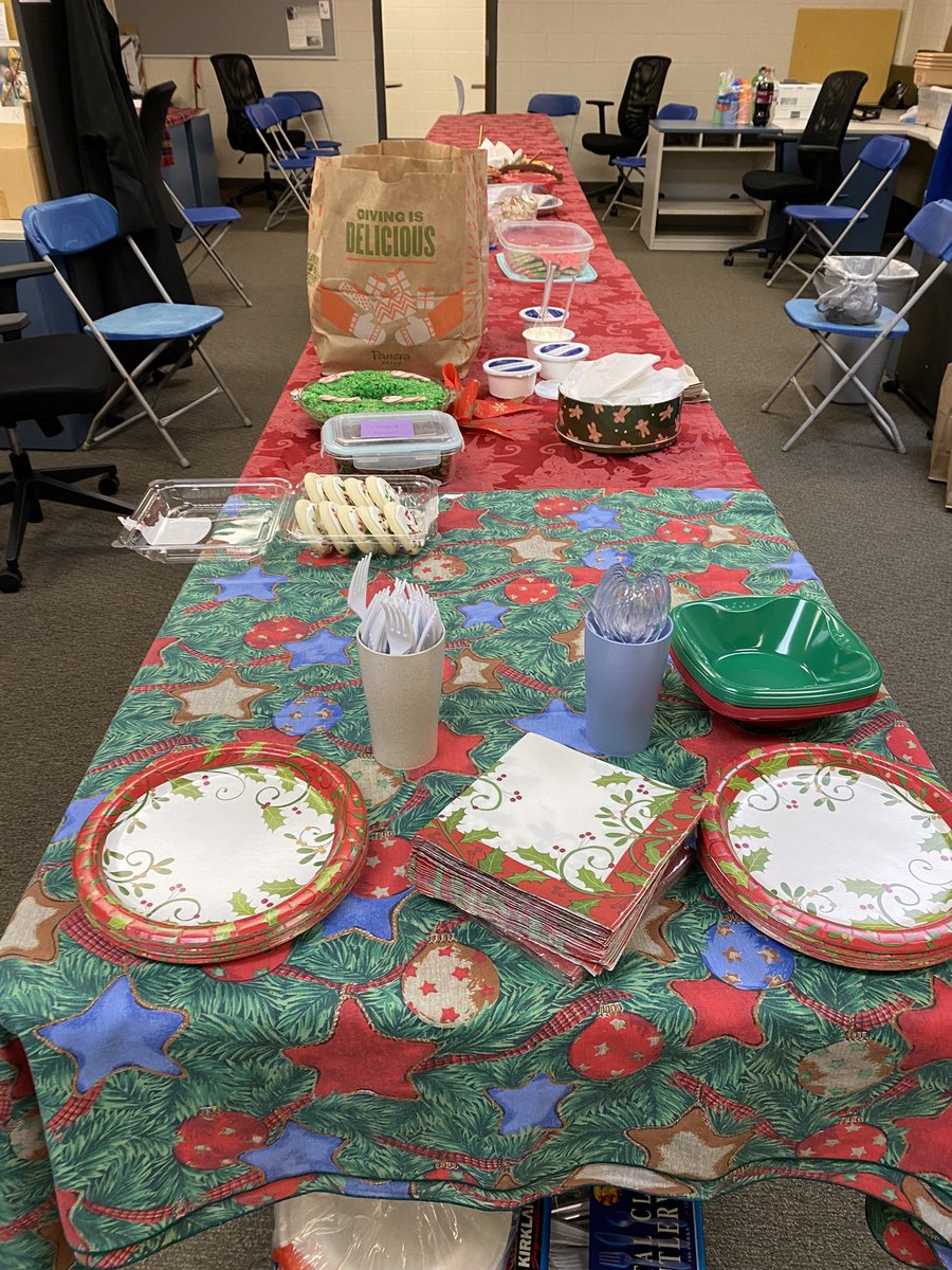 It’s beginning to look at lot like our holiday feast! Can’t wait for the festivities during lunch! #bettertogetherd95 #lzhsscience #lzhsmath @KrawiecMs