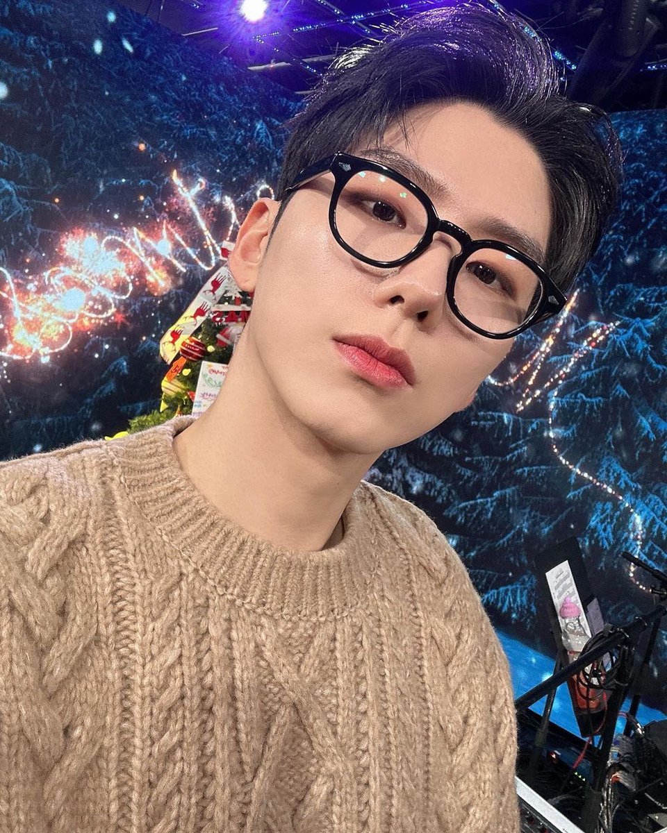 DeepBluekh's tweet image. 221219 #기현 #KIHYUN 

[ yookihhh ]

PLAY! 
따듯했다