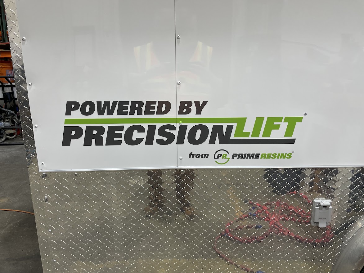 PrimeResins's tweet photo. Someone must have good this year! We've got another Precision Lift slab lifting rig rolling out this morning.
This company started with a Revolution pump, and is now adding a rig to diversify its offerings.
Thinking slab lifting? #ThinkPRIME . 🎁 https://t.co/XsSHVY4wh2